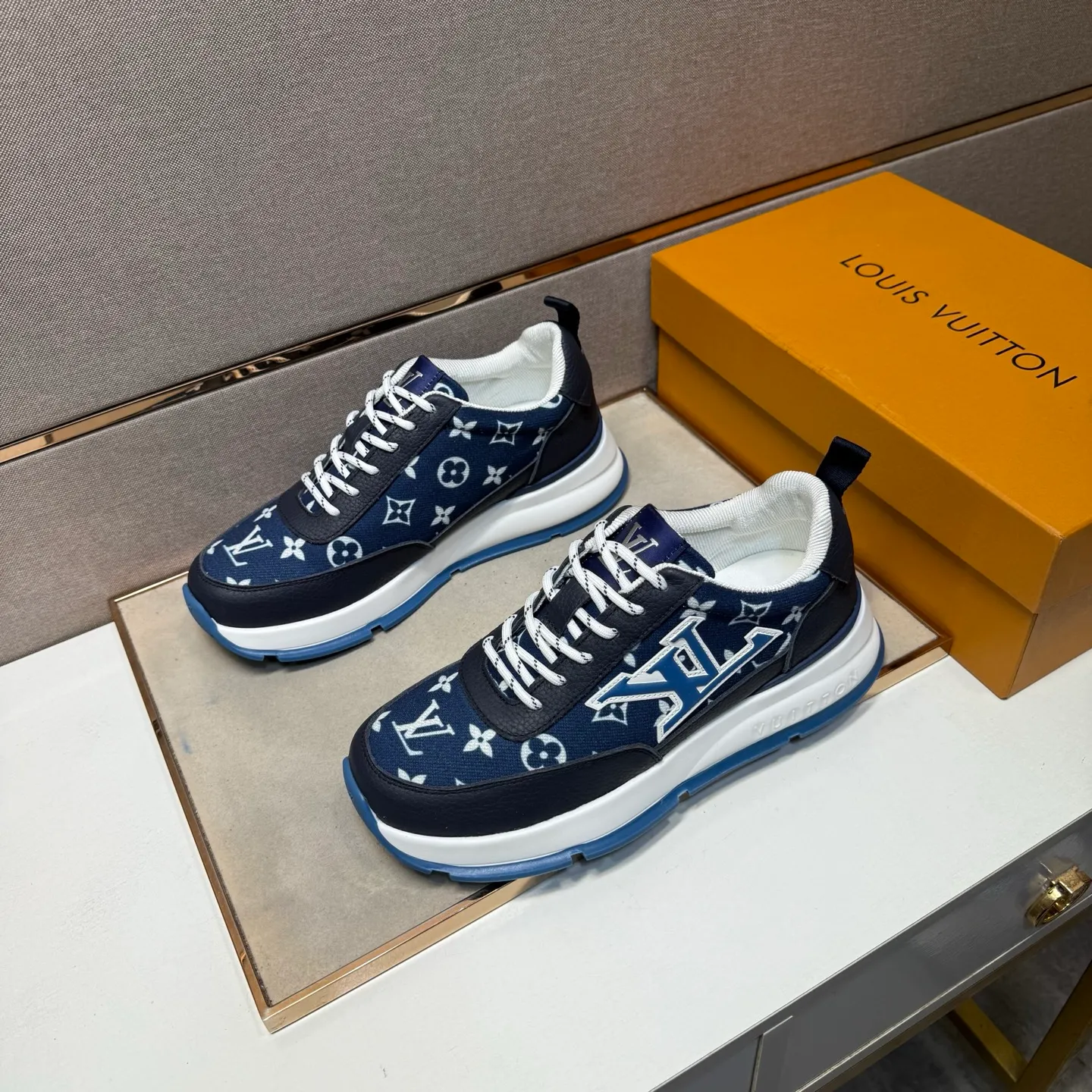 ⬛️Men's shoes 💰p442【LV～】Men's casual shoes 2025z cabinet sales simultaneously 🔶Size: 38-44#️⃣ 🔷3 colors🔜The upper is made of multi-material splicing➕Mesh lining, comfortable and breathable, sole: original comfortable and wear-resistant outsole, ⚠️real thing📱photographed🎬real thing is better📢📢📢